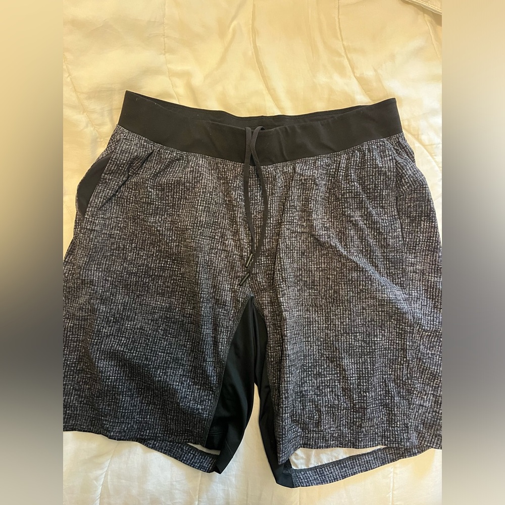 Lululemon Men's Black and Gray Shorts